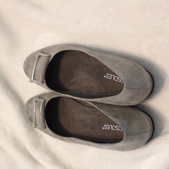 Aerosoles Silver Gray Leather Flats - Picture 10 of 10